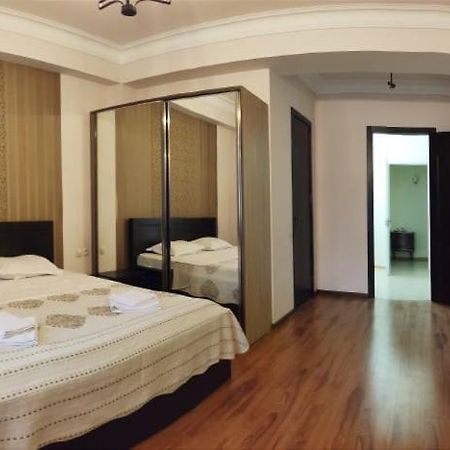 1 Bedroom Unit With Patio Тбилиси Экстерьер фото