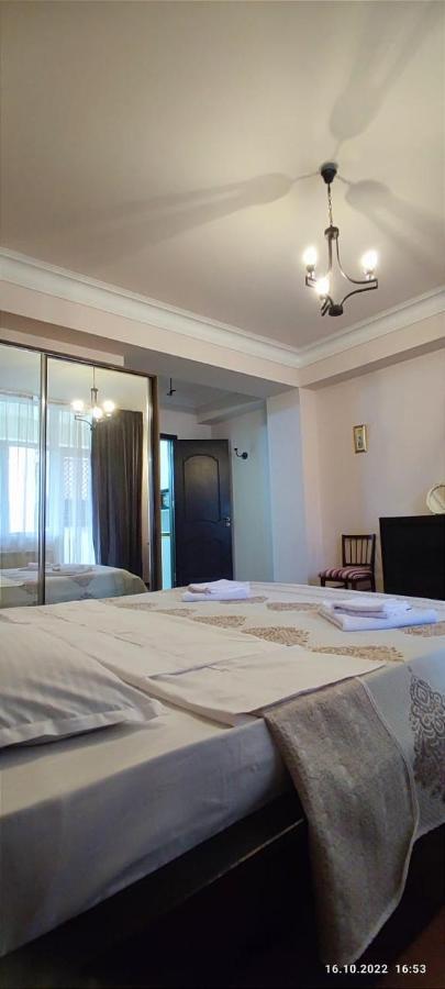 1 Bedroom Unit With Patio Тбилиси Экстерьер фото