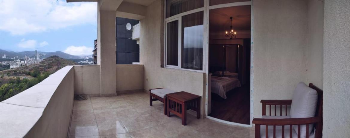 1 Bedroom Unit With Patio Тбилиси Экстерьер фото